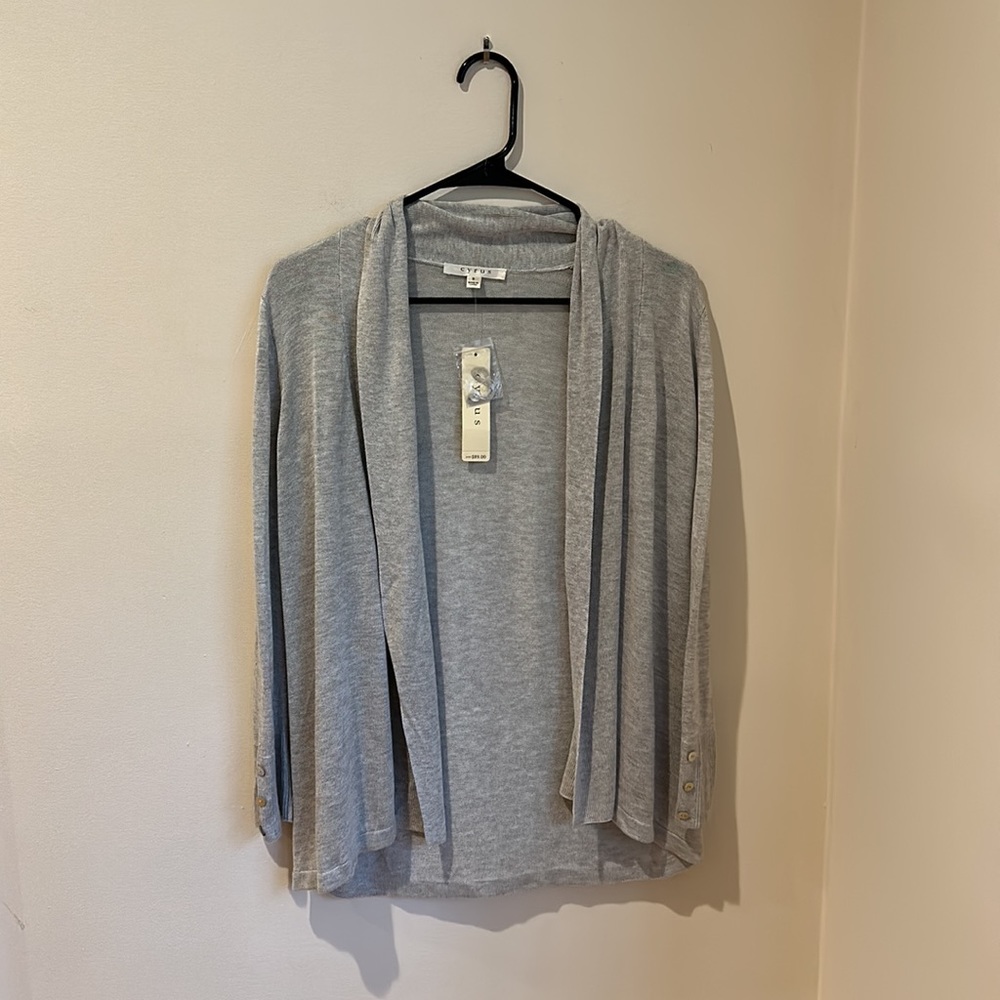 Cyrus NWT Women’s Grey Sweater Size S - Picture 2 of 9